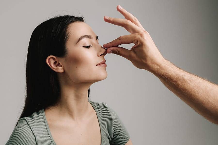 Est-ce que l&rsquo;œdème après une rhinoplastie disparaît avant 3 mois ?